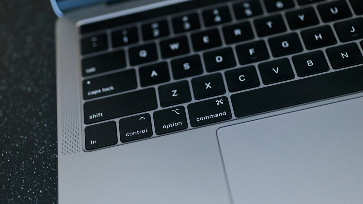 Primer plano del teclado de un portátil